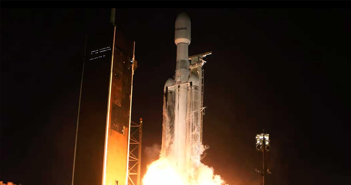 ViaSat-3有效载荷 lifts off from Kennedy 空间 Center